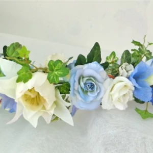 白ブルーの軽めの花冠